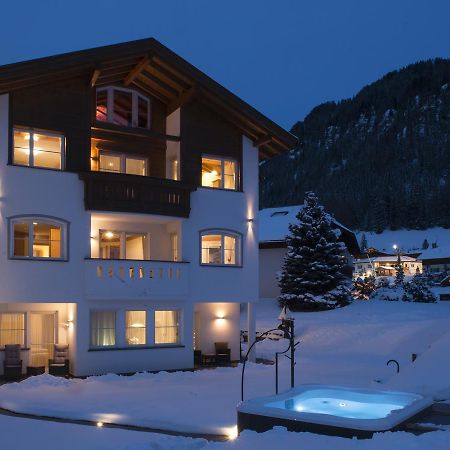 Apartments Antines Селва ди Вал Гардена Стая снимка